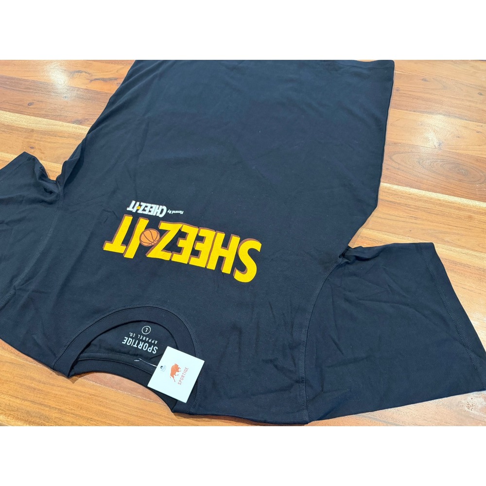 Sportiqe Sheez-It Cheez-It Basketball Graphic T-Shirt Black Large NWT WNBA